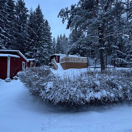 Mysig Stuga I Naevesta Orebro Exterior photo