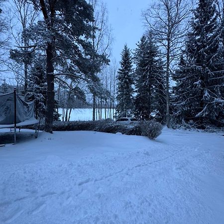 Mysig Stuga I Naevesta Orebro Exterior photo