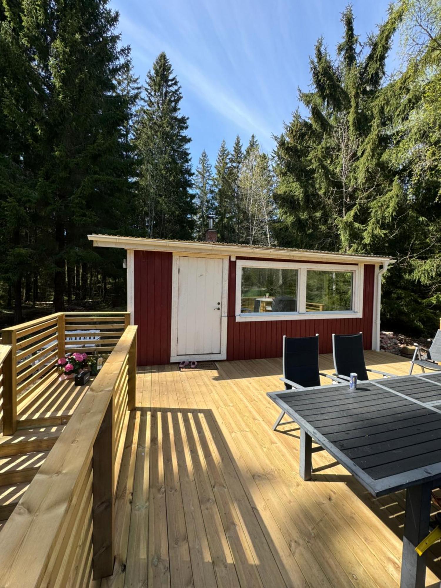 Mysig Stuga I Naevesta Orebro Exterior photo