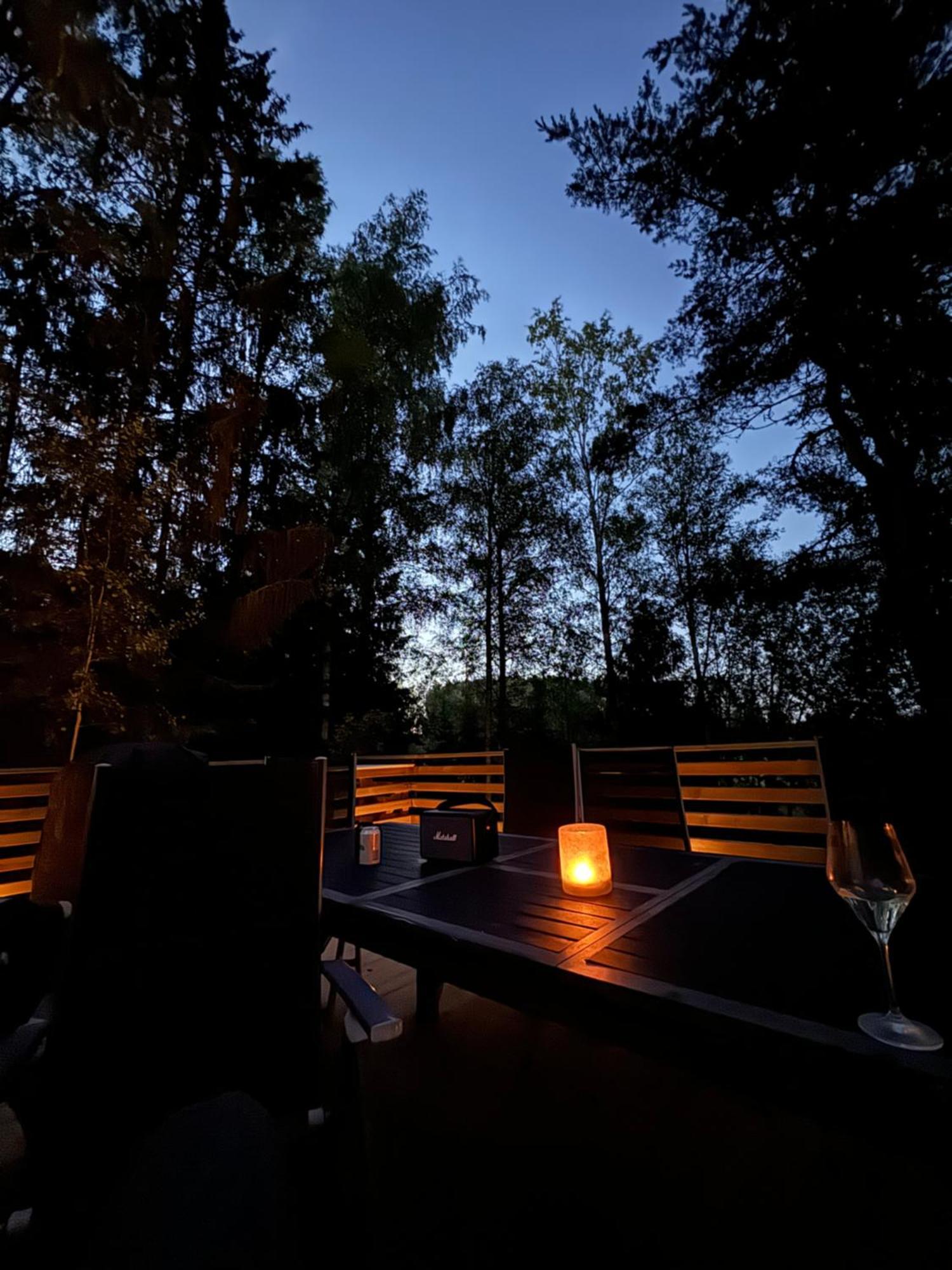 Mysig Stuga I Naevesta Orebro Exterior photo